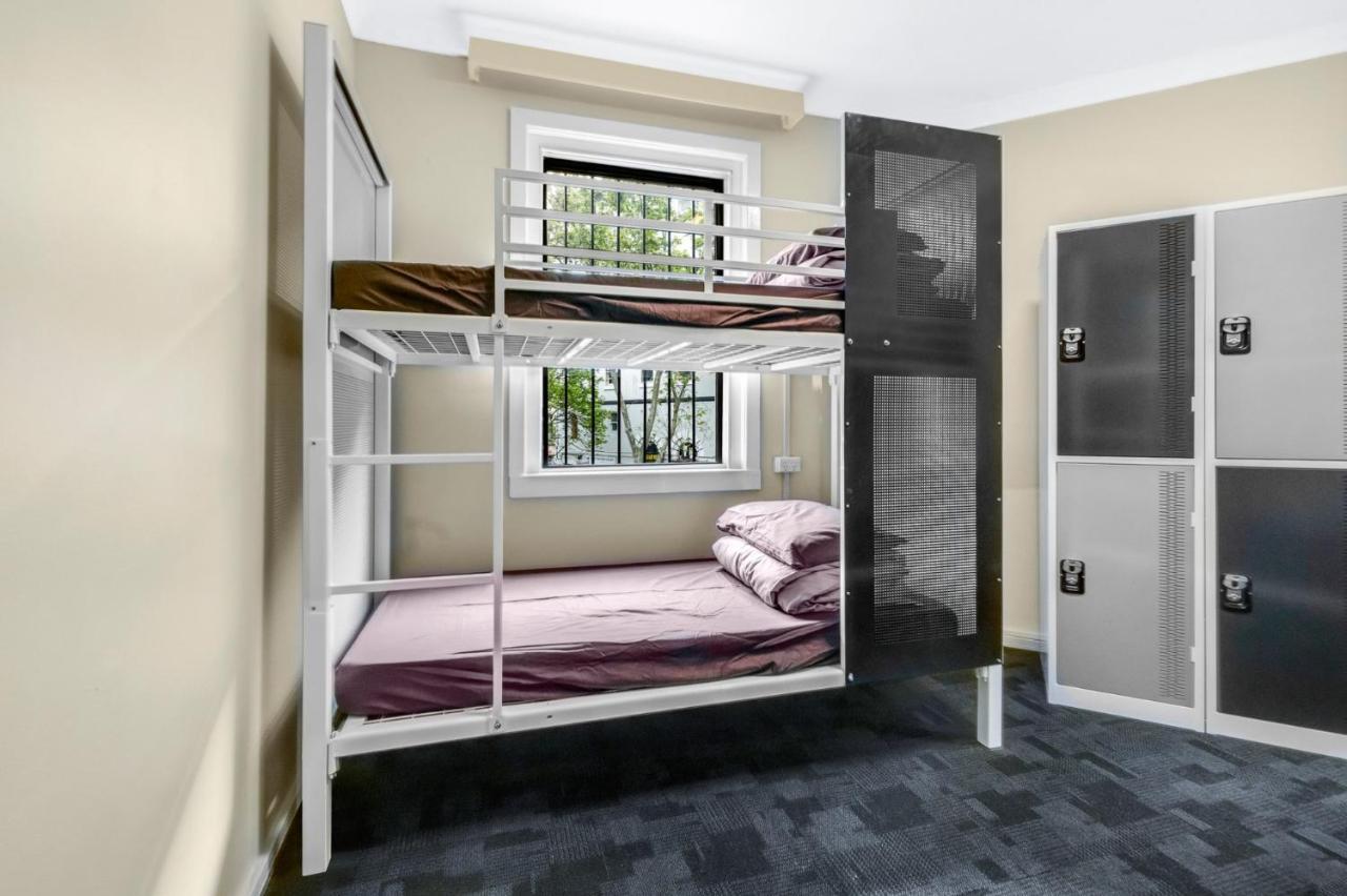 Mad Monkey Downtown Hostel ซิดนีย์ ภายนอก รูปภาพ