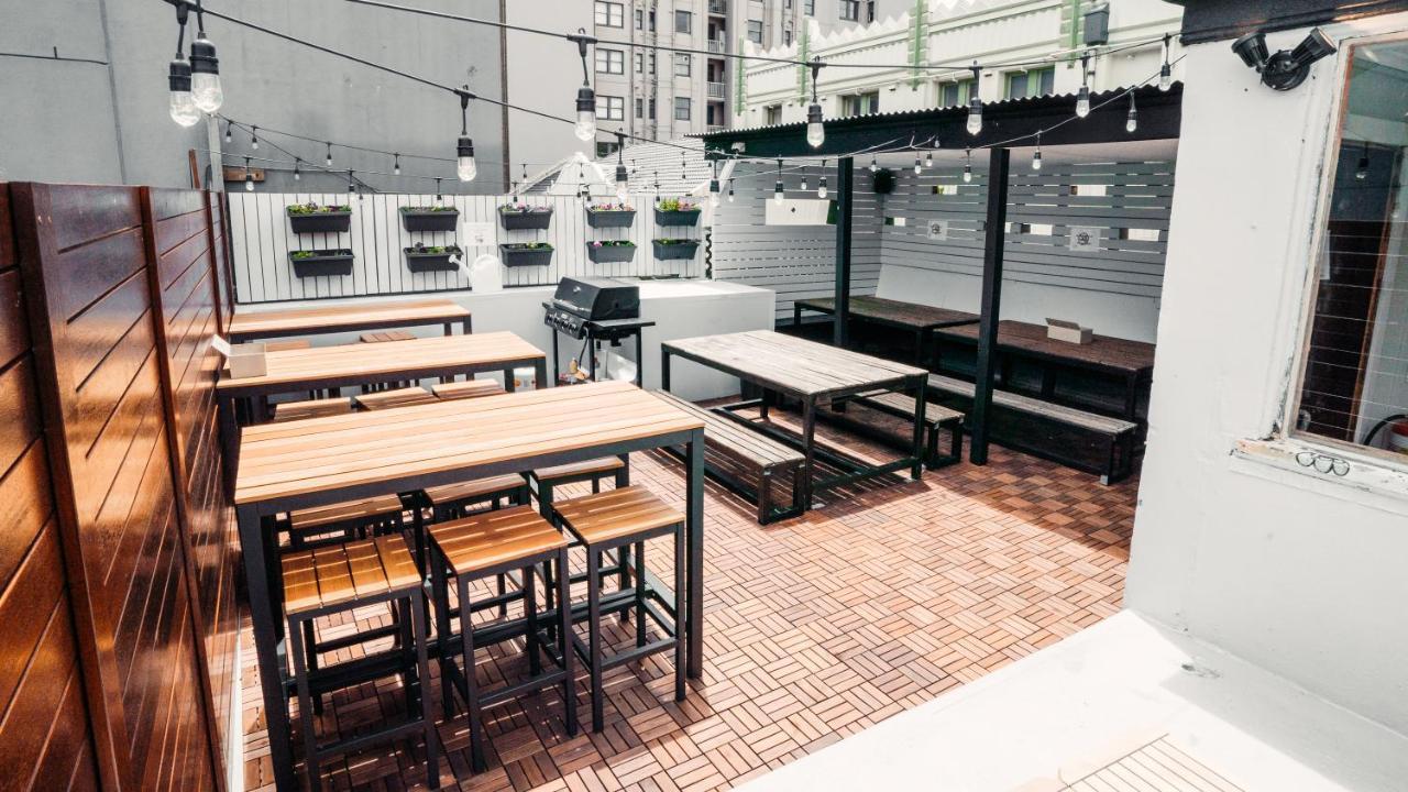 Mad Monkey Downtown Hostel ซิดนีย์ ภายนอก รูปภาพ
