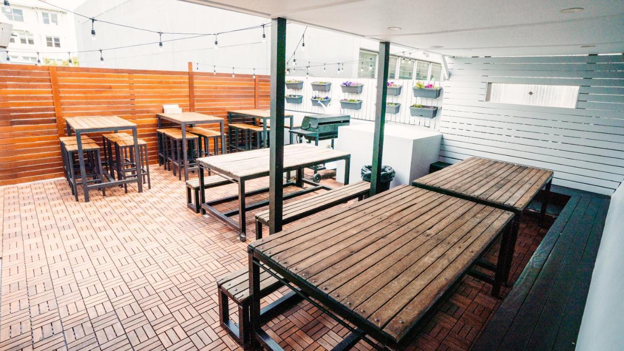 Mad Monkey Downtown Hostel ซิดนีย์ ภายนอก รูปภาพ