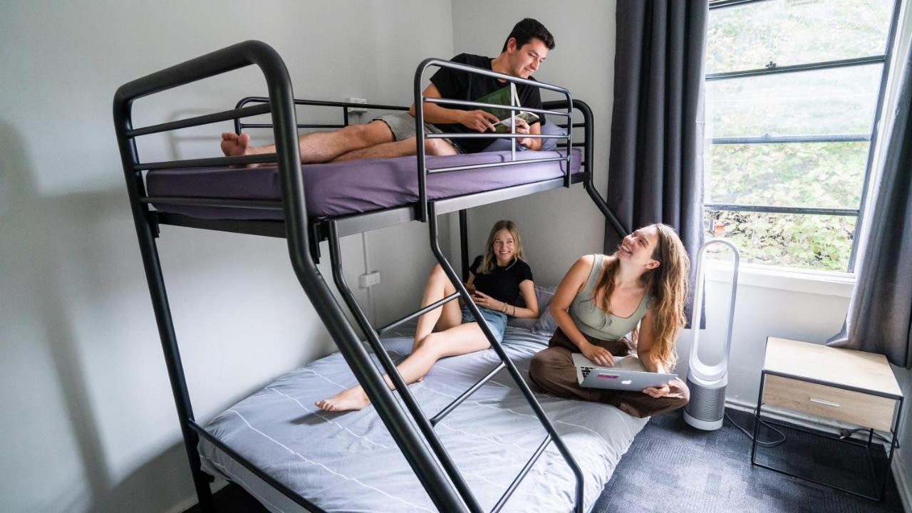 Mad Monkey Downtown Hostel ซิดนีย์ ภายนอก รูปภาพ